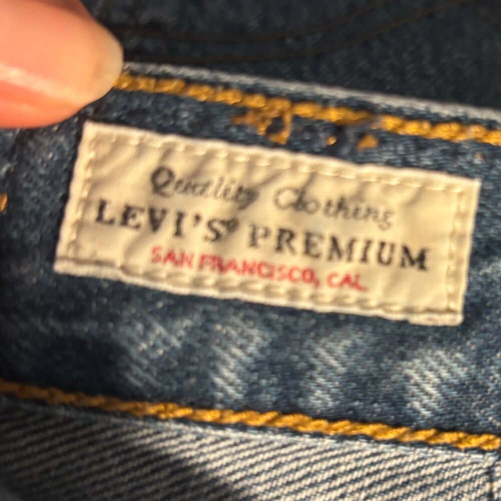 Levis Premium Denim Cut Off Shorts • 28 - Picture 6 of 6